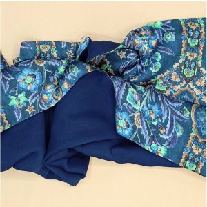 Etole 100% soie imprimée Oriental Floral doublée bleu marine