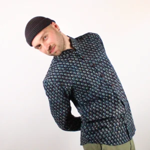 Chemise Daramshala en coton bio Paraag · noir et bleu