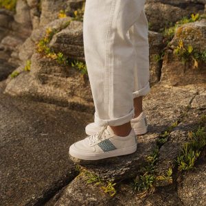 Baskets basses en toile de coton bio Mai Chau Canvas Teal Green · beige et vert