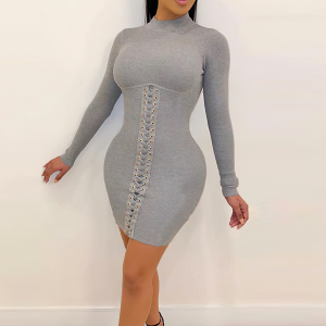 Robe grise à manches longues corset