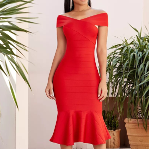 Robe sirène rouge bustier à col bateau